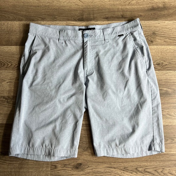 Travis Mathew Shorts Mens 34 Golf Stretch 9.5 inch Inseam Active Performance - Picture 1 of 6